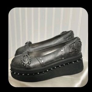 found!! ^_^ DESPERATE ISO metropolis steampunk flats